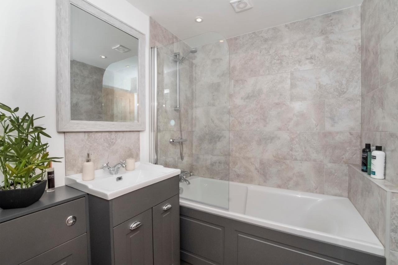 יורק Livingstone Street Apartments With Free Parking מראה חיצוני תמונה